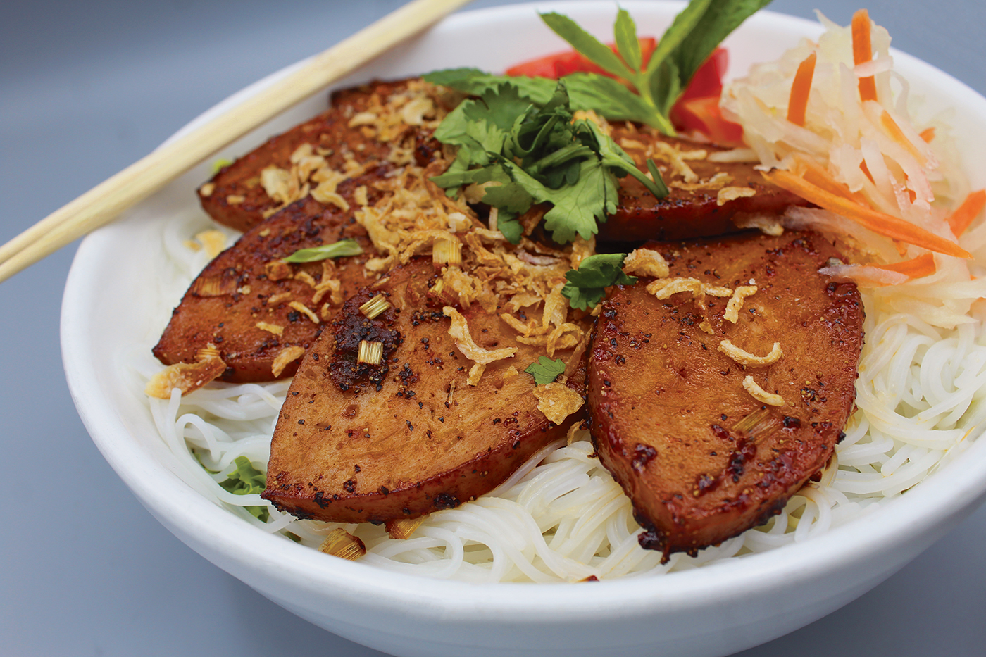 The Pots grilled soy pork with cold noodles